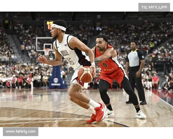 布克多样化得分手段解析：从中距离到三分球的全面进攻技巧